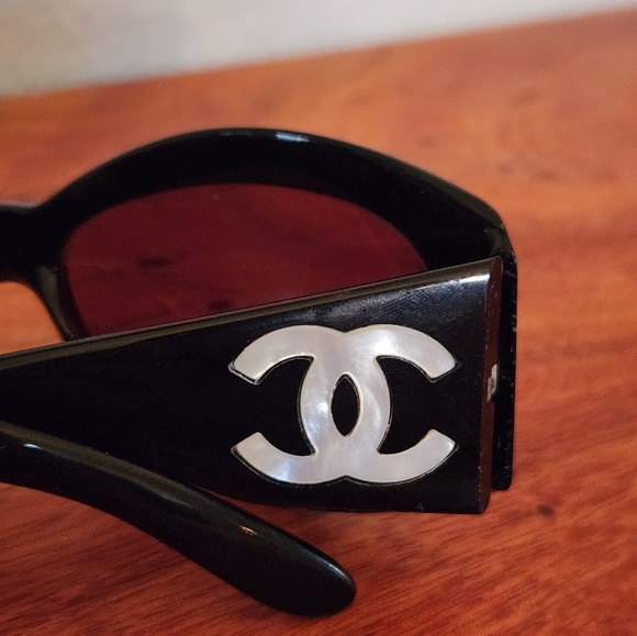 Authentic Chanel Black Wrap Sunglasses with Mother of Pearl CC detail at temples - Picture 8 of 14